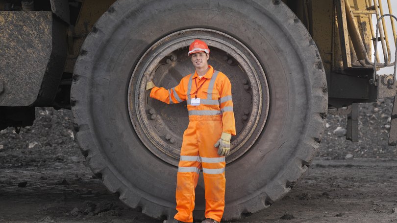 Fly-in, fly-out workers, young sport stars and social media celebrities can set themselves up for retirement in just a few months with this very easy super hack.