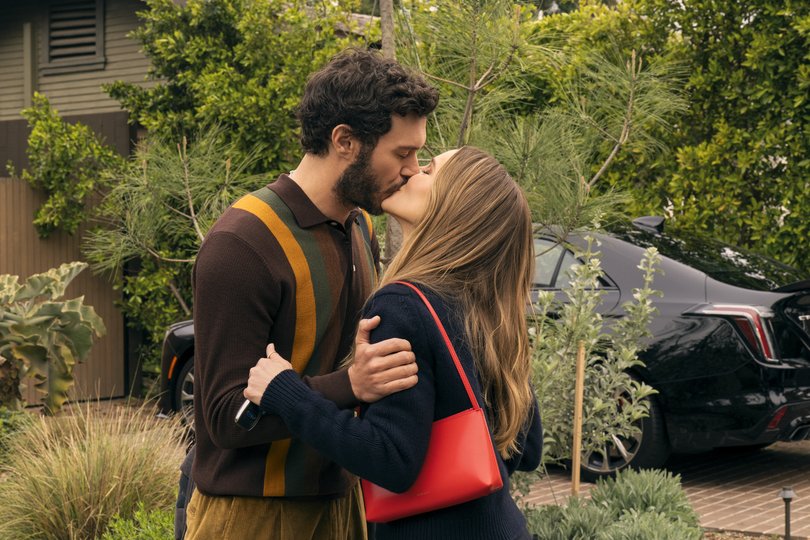 Adam Brody, left, as Noah and Kristen Bell as Joanne in “Nobody Wants This.” MUST CREDIT: Erin Simkin/Netflix