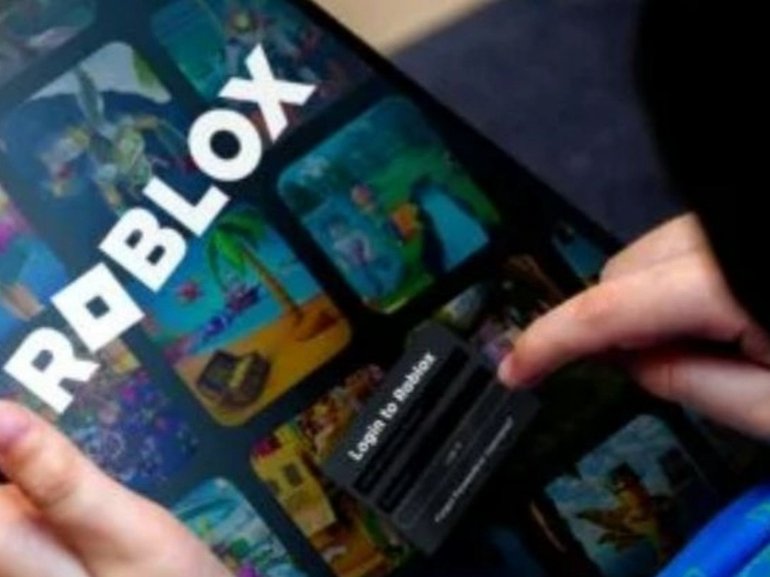 Roblox will restrict young users from key features as it seeks to avoid Australia’s impending under-16s social media ban.