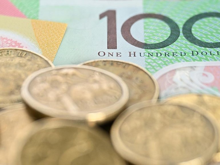 Wages grew at 3.4 per cent in the three months to September 30, in line with economist forecasts. (Joel Carrett/AAP PHOTOS)