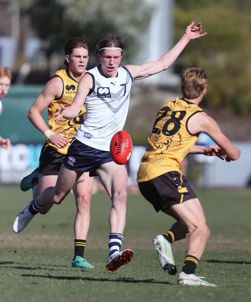 Willem Duursma in action for Victoria Country against WA.