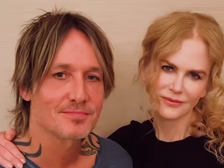 A Keith Urban fan claims the singer dropped a major hint about his marriage ending.