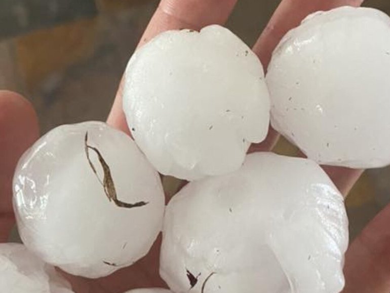 Large Hail at Wights Mt near Samford, west of Brisbane.