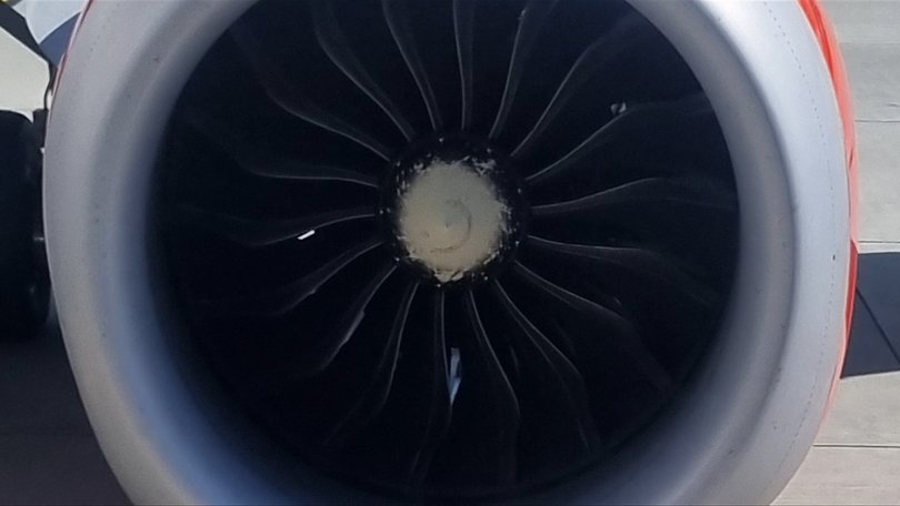 One passenger snapped a photo of the broken engine.

