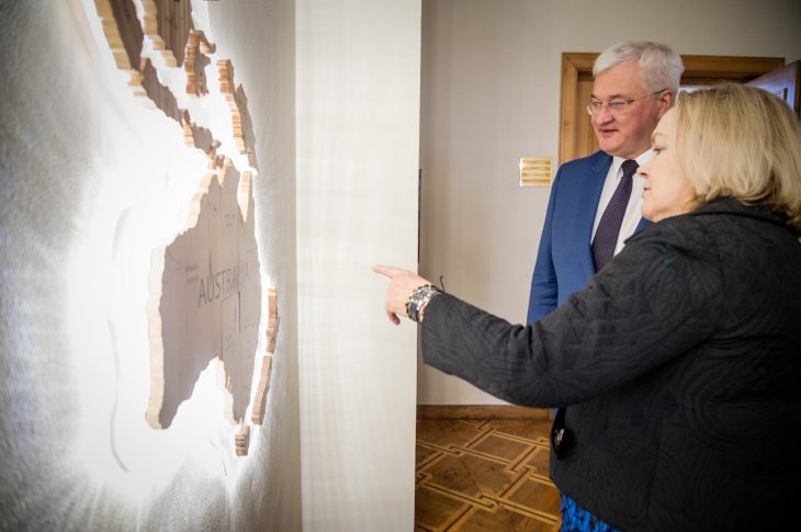 Minister of Foreign Affairs of Ukraine Andrii Sybiha with New Zealand's Minister of Defence Judith Collins in Kyiv.