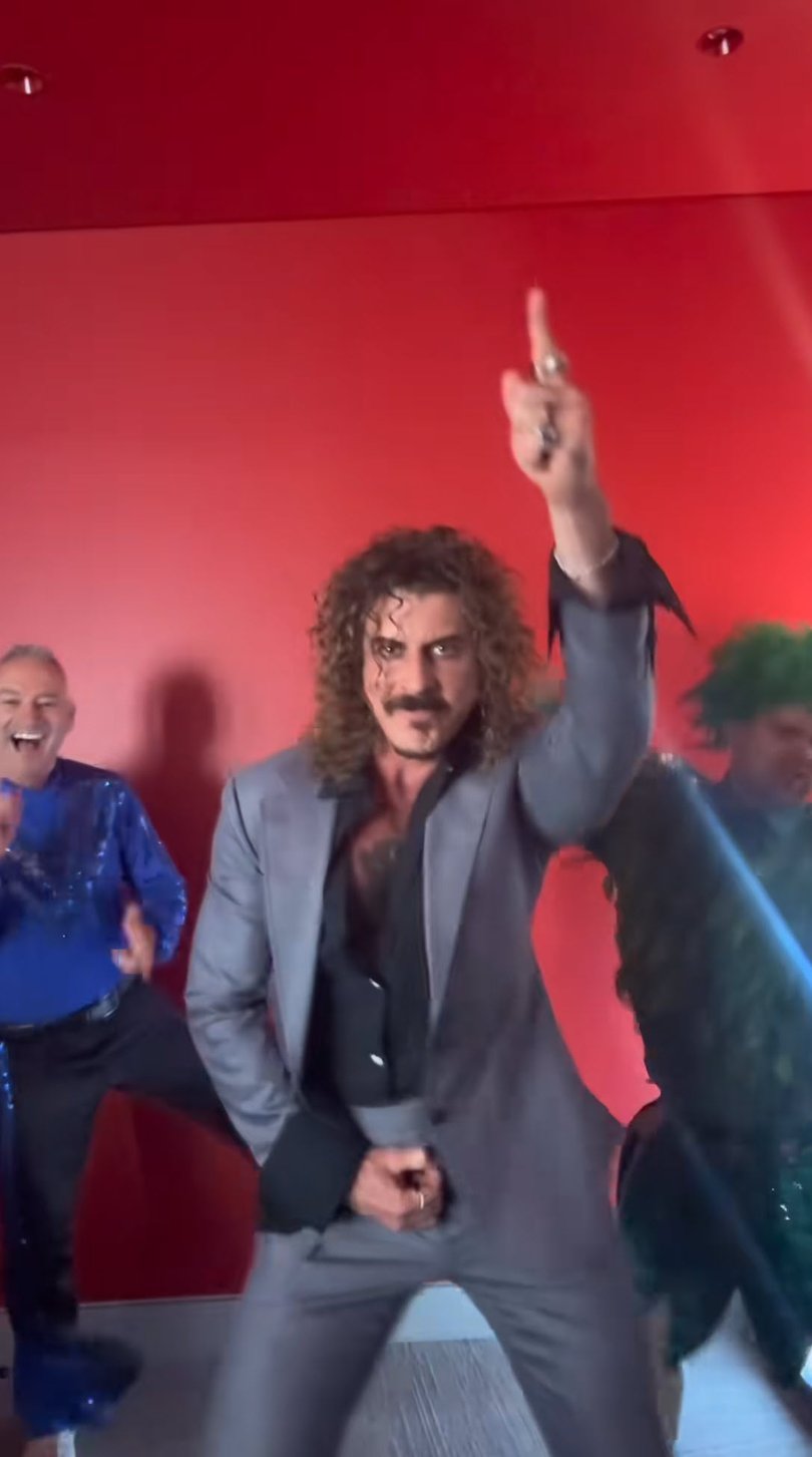 The Wiggles and Keli Holiday dance to Keli Holiday's new song about taking ecstasy 