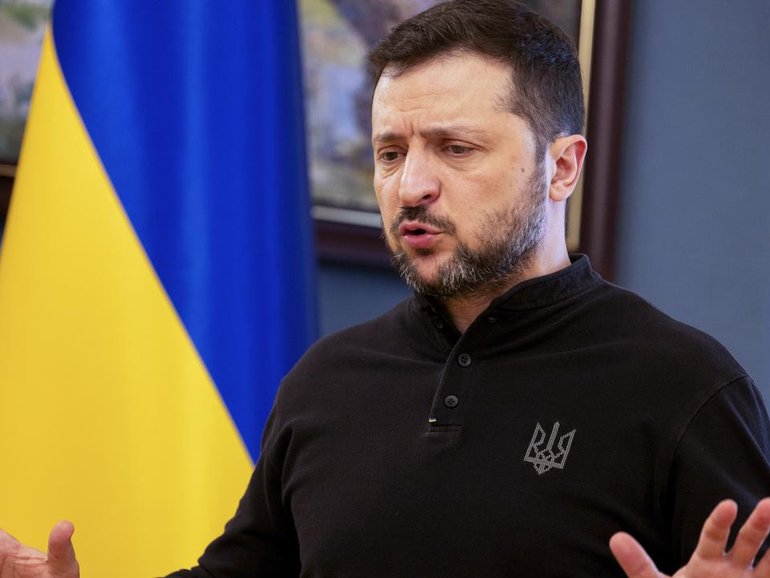 Tough issues remain unresolved after US-Ukrainian talks, President Volodymyr Zelensky says, as a US envoy prepares to visit Russia.