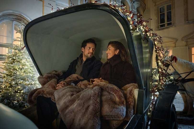 Champagne Problems withTom Wozniczka and Minka Kelly.