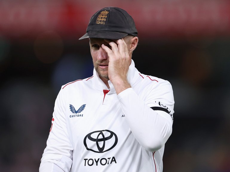 England struggled in the field.