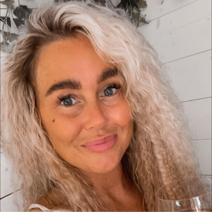 Mother-of-three Amie Barnes died after accidentally taking too many painkillers for her back.