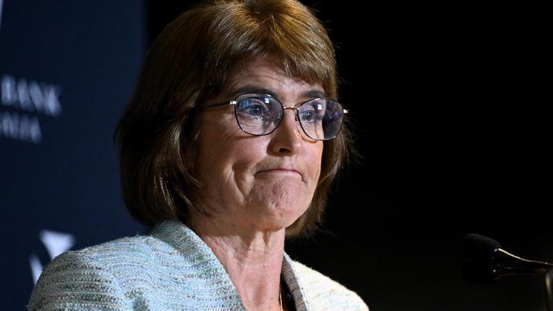 The Reserve Bank is unlikely to deliver a rate cut to mortgage holders for Christmas. (Dan Himbrechts/AAP PHOTOS)