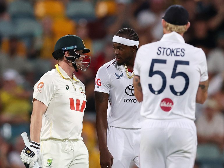 Steve Smith and Jofra Archer go toe-to-toe.