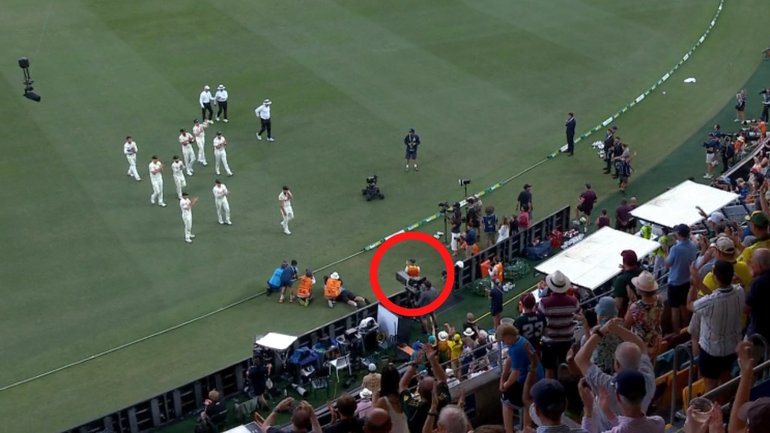 Nathan Lyon, Michael Neser