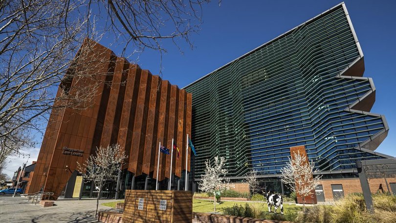 A murder-accused man chanted as he faced court via video link, ignoring a magistrate. (Daniel Pockett/AAP PHOTOS)