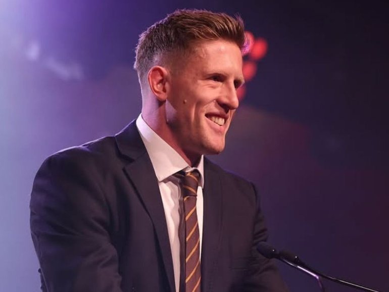 Sam Frost has quietly announced his retirement. 