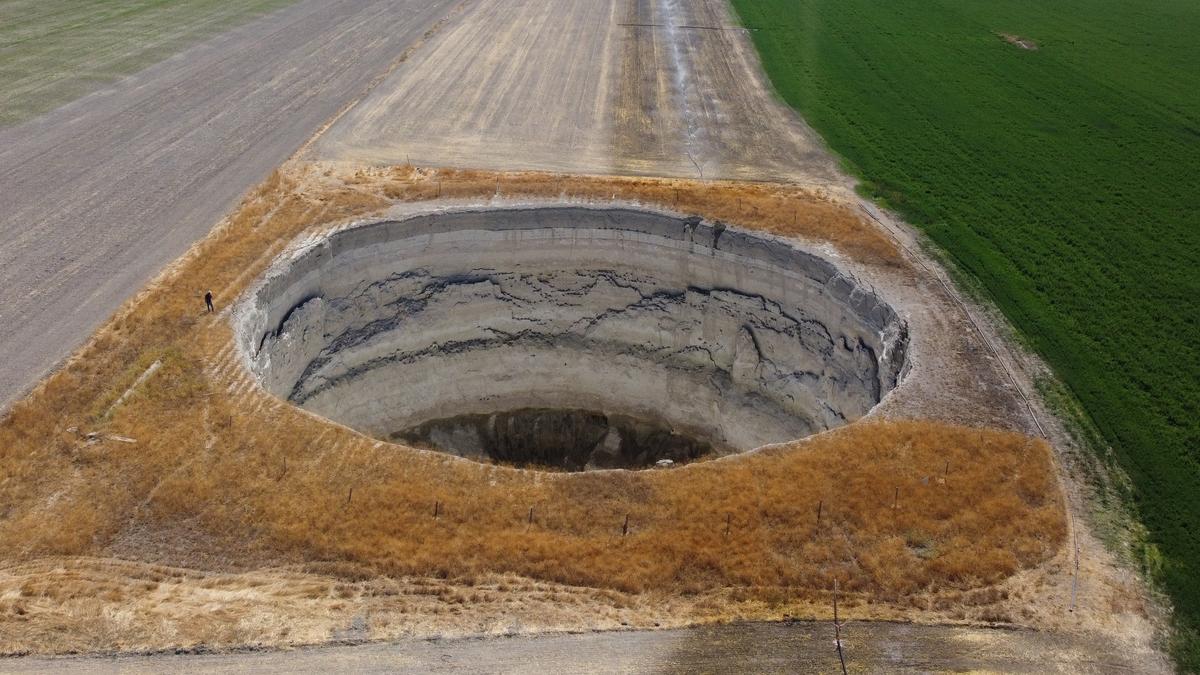 Turkey: Hundreds of massive sinkholes emerge sparking speculation about link to Biblical prophecy Turkey: Hundreds of massive sinkholes emerge sparking speculation about link to Biblical prophecy