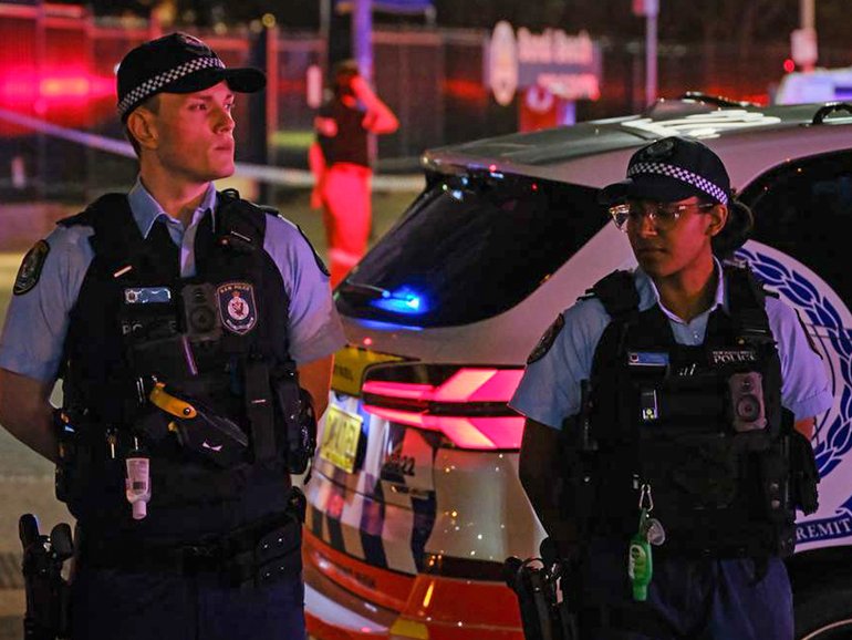 NSW Police urge witnesses and families to attend community reception centre in Coogee