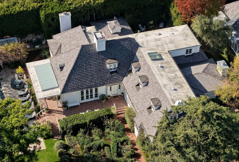 An aerial view of director Rob Reiner's home.
