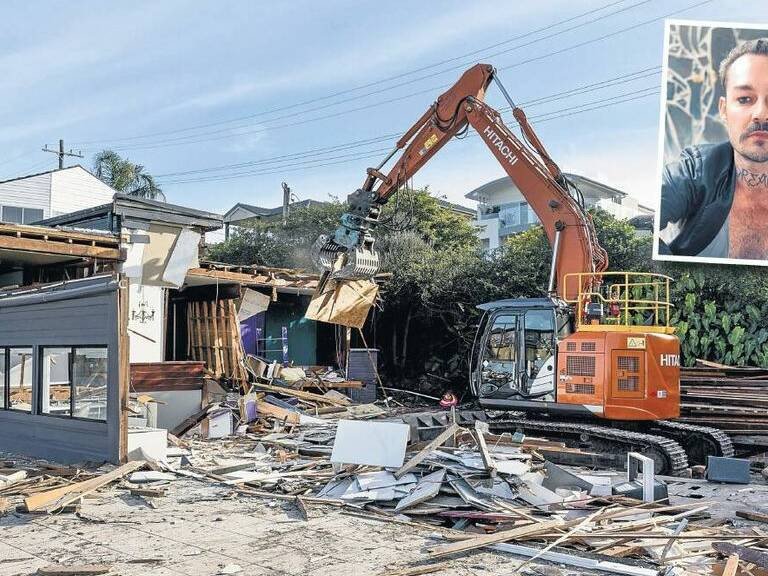 It marked the end of an era for Daniel Johns long-held Merewether home in Newcastle, where he lived for 25 years.