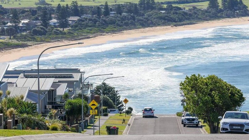 'The prettiest street in NSW': Now home buyers are eyeing this South Coast strip