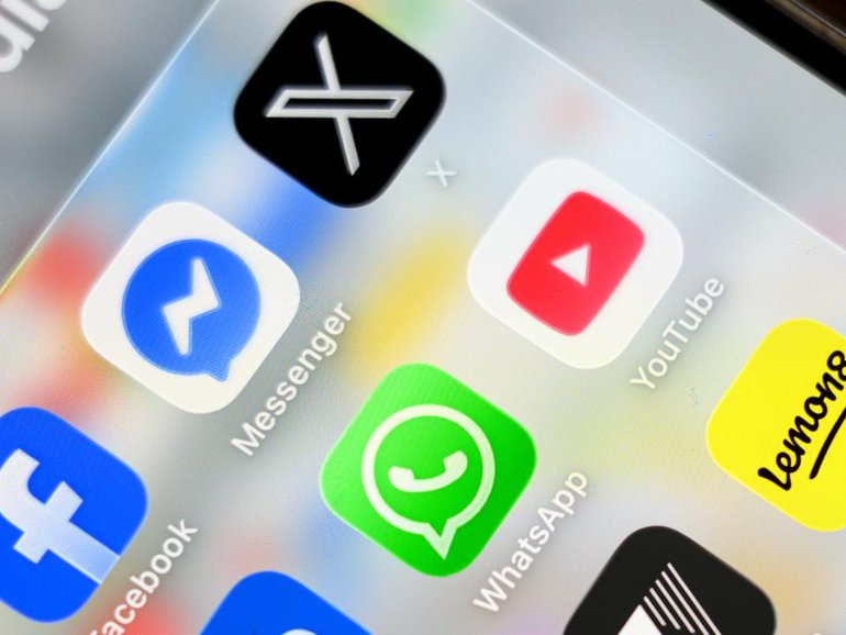 The Government’s top lawyer has resigned as it prepares for a High Court battle over the under-16 social media ban. 