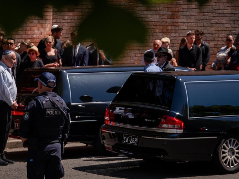 The couple’s coffins sat side by side at Sydney Chevra Kadisha.