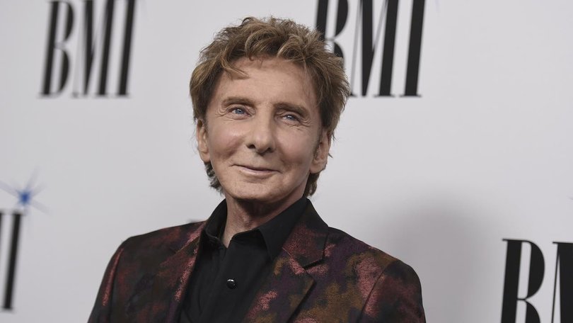 Veteran singer Barry Manilow has announced he is to undergo surgery for lung cancer. (AP PHOTO)