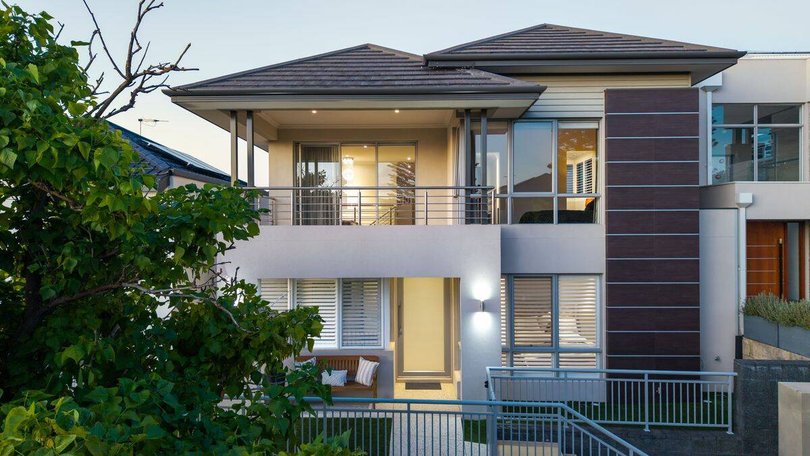 30 Pantheon Ave, North Coogee.