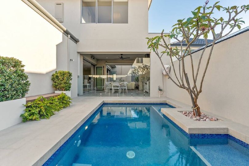 30 Pantheon Ave, North Coogee.