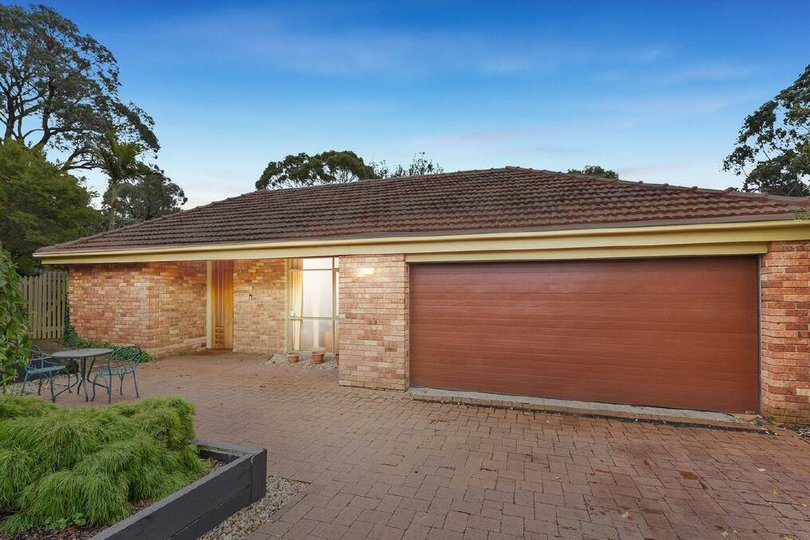9 Rythdale Court, Glen Waverley.
