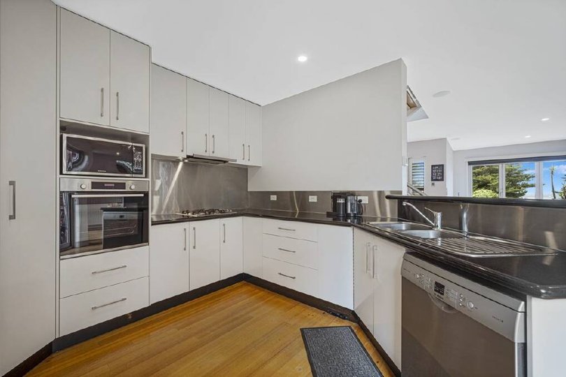 4 Bayview Terrace, Warrnambool.