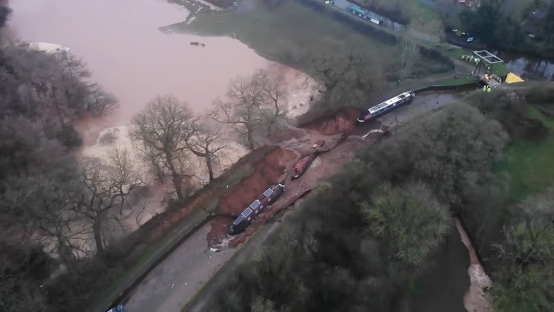 Three boats were impacted by a large sinkhole opening in England’s West Midlands.