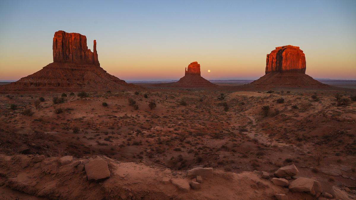 Monument Valley tourism downturn as international travel to US falls, impacting Navajo Nation economy Monument Valley tourism downturn as international travel to US falls, impacting Navajo Nation economy
