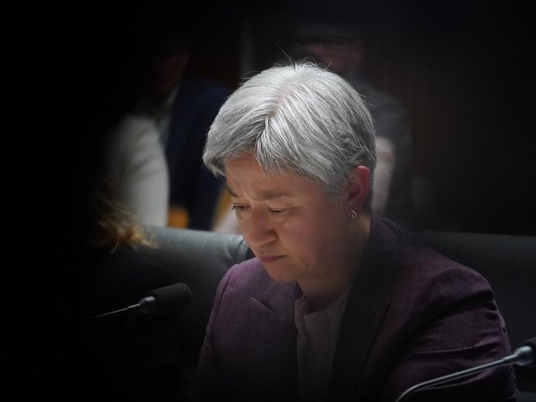 Penny Wong says she is "desperately sorry for what ... the Jewish community have experienced". (Dominic Giannini/AAP PHOTOS)