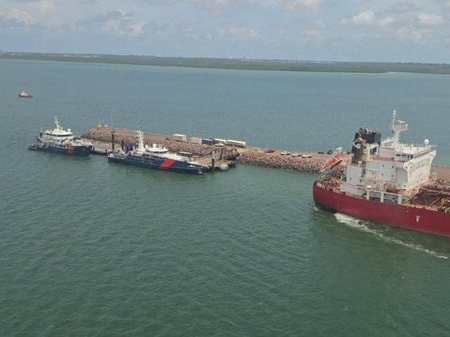 A man's body has been seen floating in the water near an anchored military vessel in Darwin Harbour. (HANDOUT/NORTHERN TERRITORY POLICE FORCE)