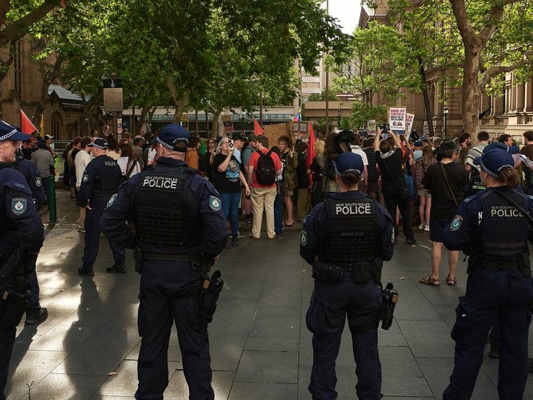 Rallies such as a march condemning US strikes on Venezuela have been held despite NSW's protest ban. (Flavio Brancaleone/AAP PHOTOS)