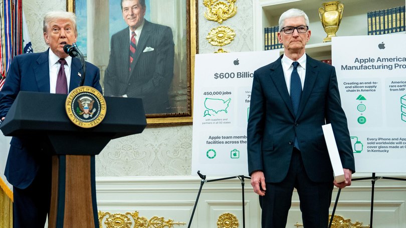 Apple’s CEO Tim Cook gifted the President a 24 karat gold and glass plaque before announcing a $100b investment in domestic manufacturing.