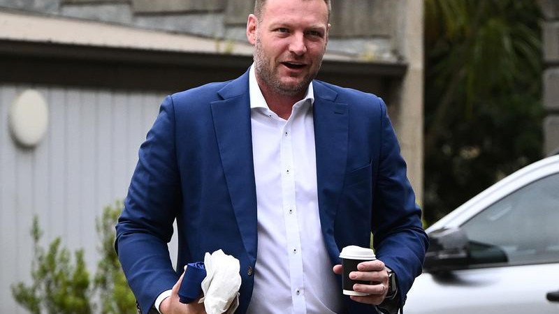 Victorian Deputy Opposition Leader Sam Groth will step down at next month's party room meeting.