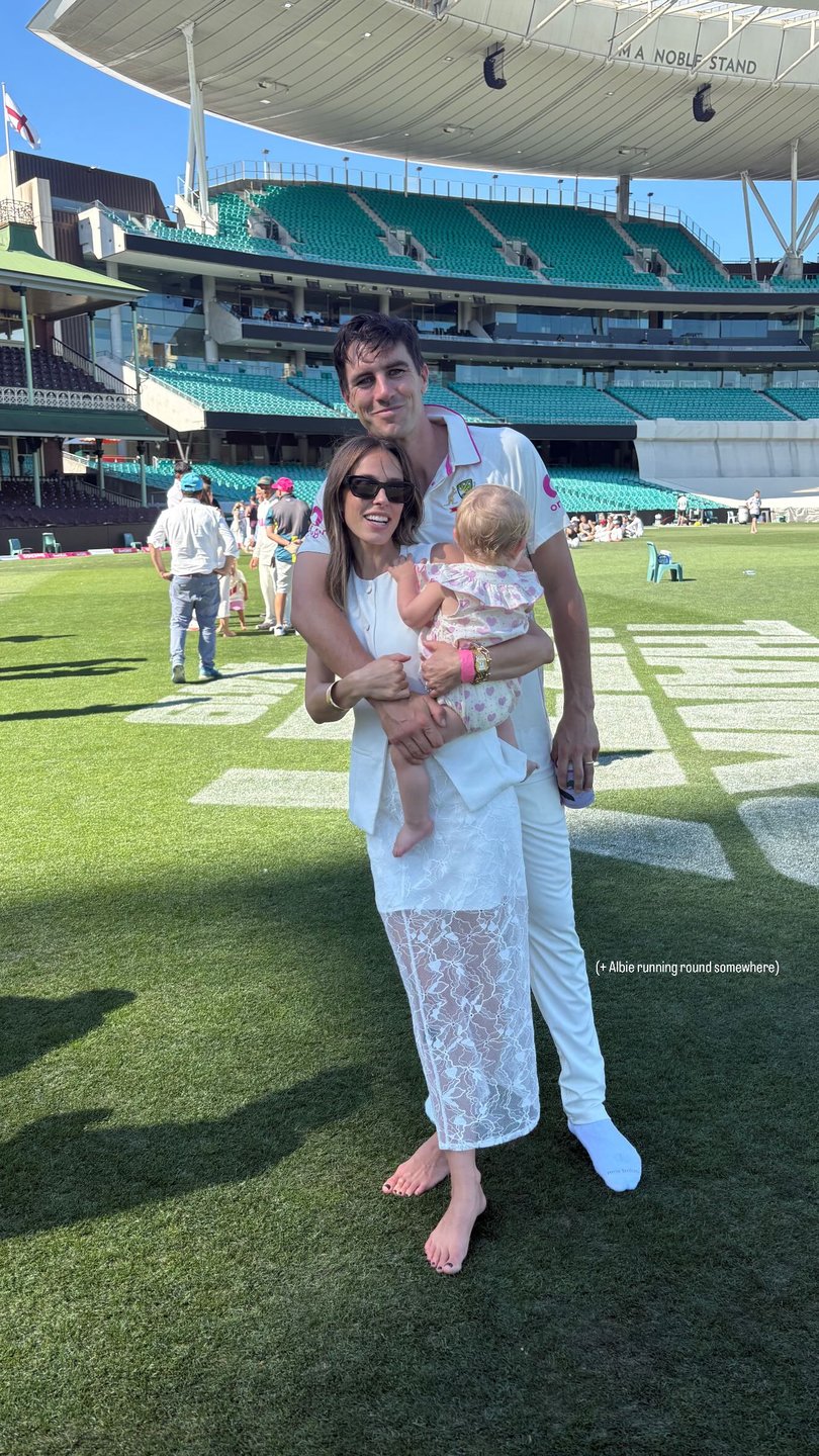 Pat Cummins with his family.