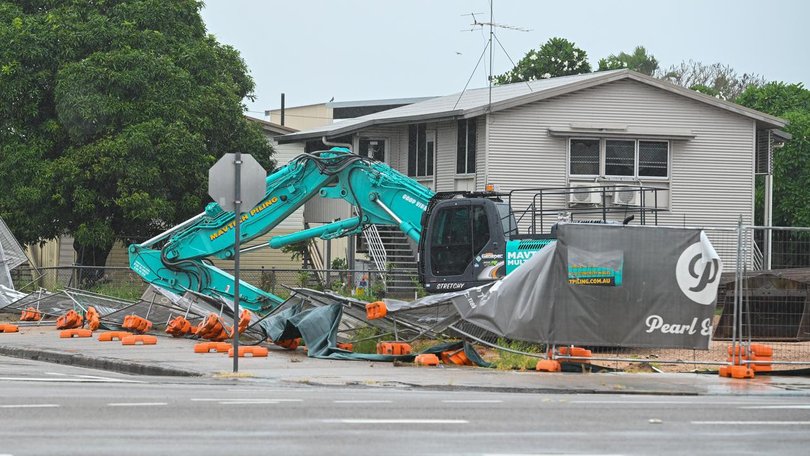 Communities are bracing for more wild weather as rain continues to hammer an already sodden state. (Scott Radford-Chisholm/AAP PHOTOS)