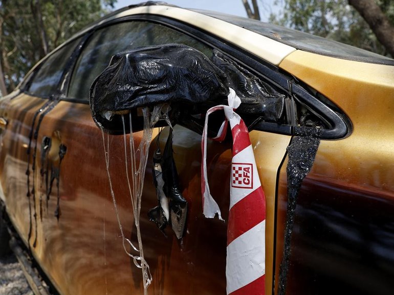 Residents impacted by Victoria's bushfires are returning to survey the extent of the damage. (Con Chronis/AAP PHOTOS)