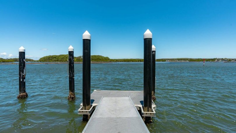 The block has tourism zoning, and features a near-new jetty with a floating pontoon.
