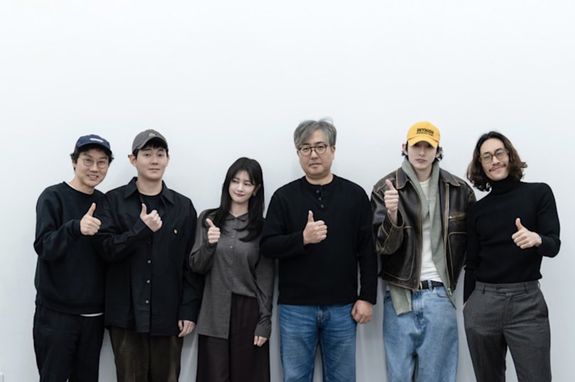 Hwang Dong-hyuk, Ryu Kyung-soo, Jung So-min, Choi Young-hwan, Lee Soo-hyuk and Ryoo Seung-bum in pre-production for The Dealer.