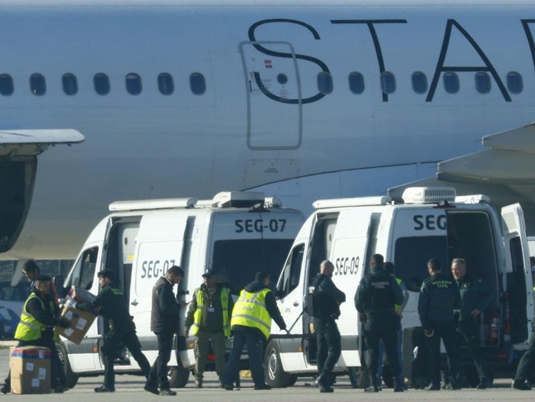 Firefighters and police were deployed after reports of a bomb threat on a Turkish Airlines plane. (EPA PHOTO)