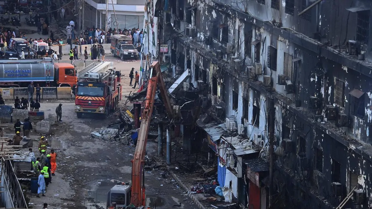 Karachi: Pakistan’s Gul Plaza mall fire death toll climbs to about 50 ...