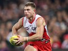 SYDNEY, AUSTRALIA - MAY 17: Taylor Adams of the Swans runs the ball during the round 10 AFL match between Sydney Swans and Carlton Blues at SCG, on May 17, 2024, in Sydney, Australia. (Photo by Cameron Spencer/Getty Images via AFL Photos)