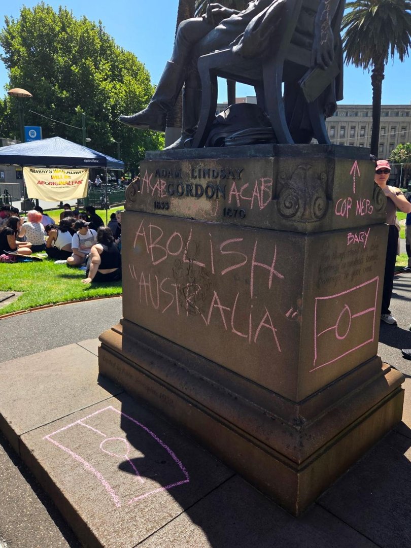A statue for Adam Lindsay Gordon was vandalised. Source: NewsWire