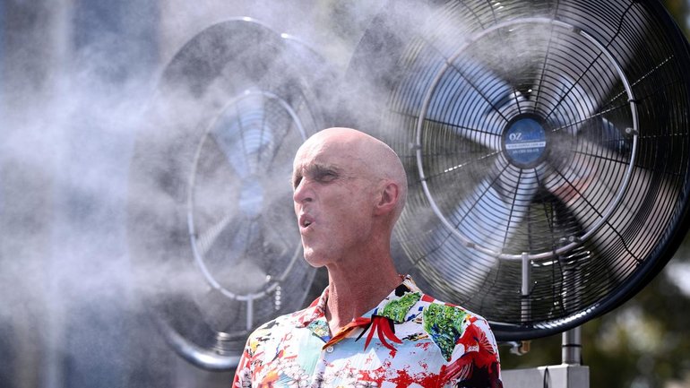 Cooler conditions are expected for much of Victoria, although the heat is far from over. (Joel Carrett/AAP PHOTOS)