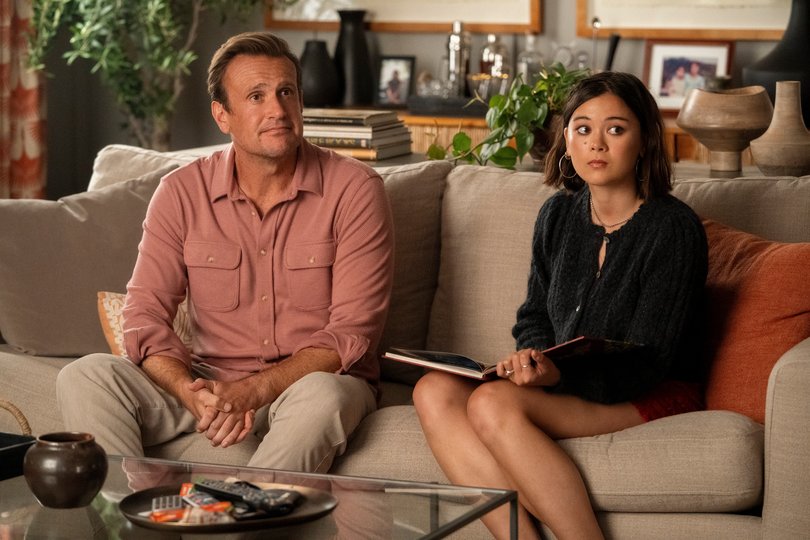 Jason Segel and Lukita Maxwell in Shrinking.