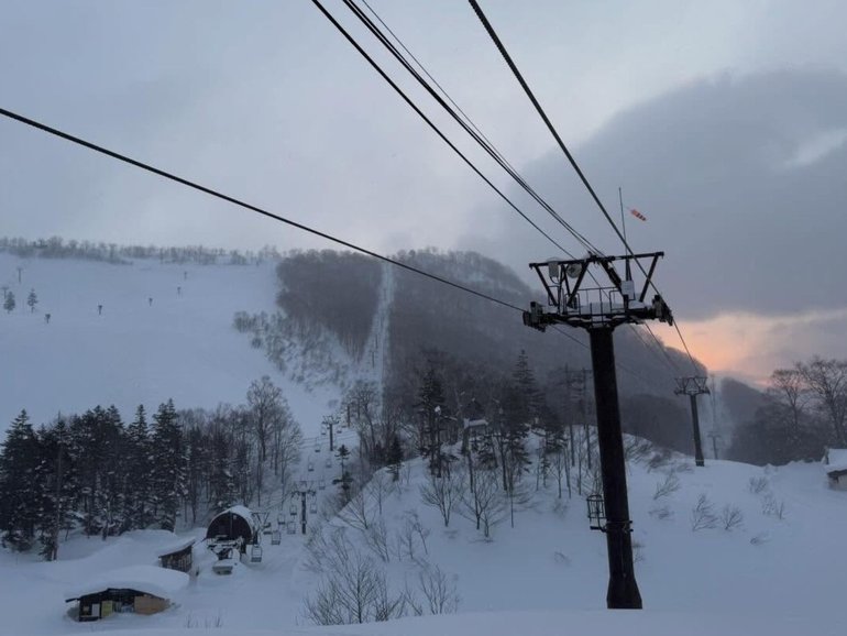 Australian woman has died after getting caught on ski lift in Japan.